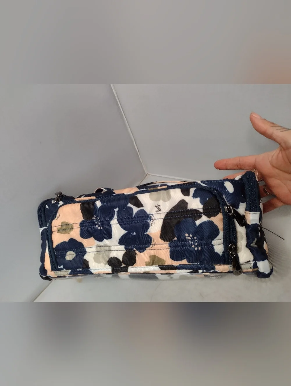 Lug Trolley Cosmetics Train Case  Floral Makeup Travel Toiletry Bag A12